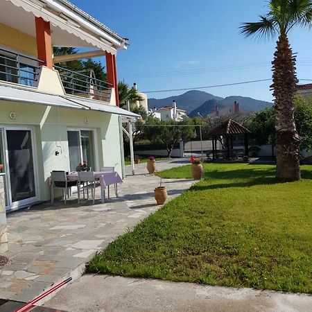 Nautilus Hostal Nea Iraklitsa Exterior foto