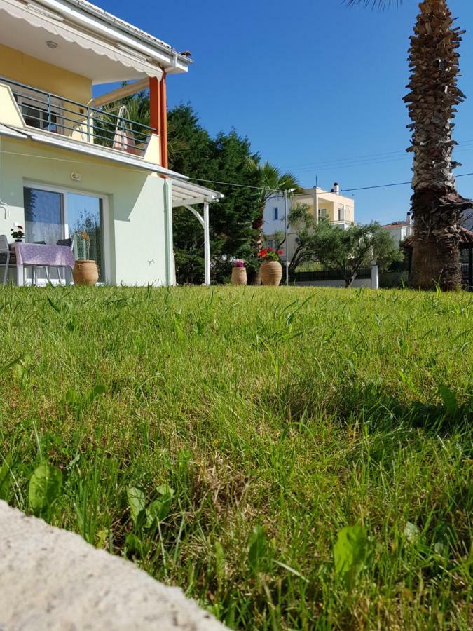 Nautilus Hostal Nea Iraklitsa Exterior foto