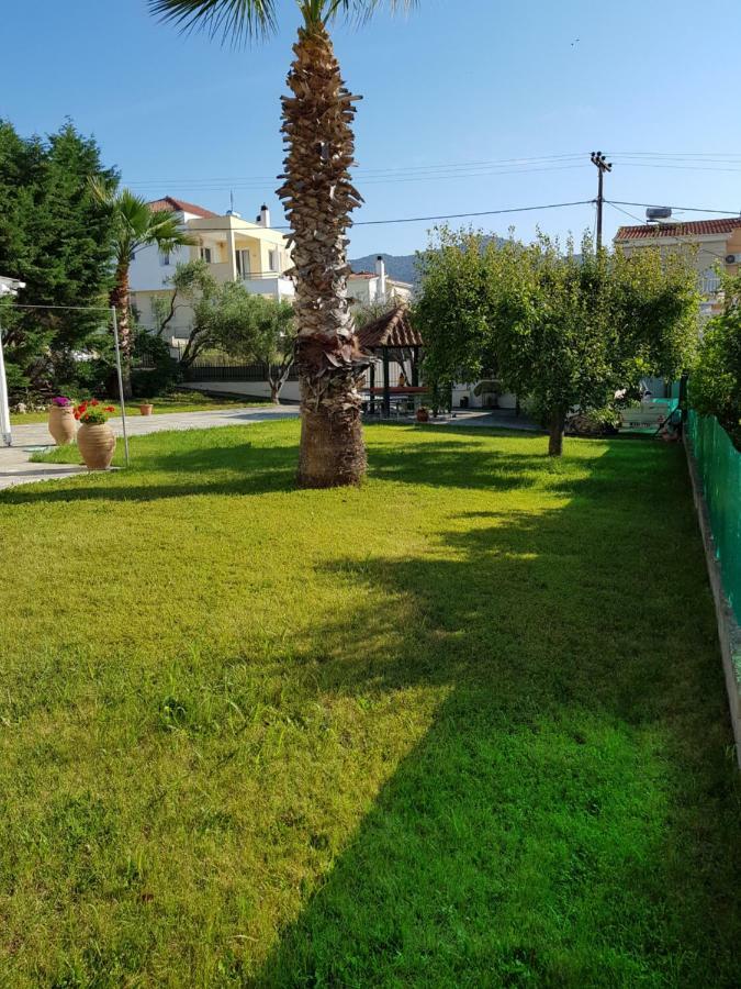 Nautilus Hostal Nea Iraklitsa Exterior foto