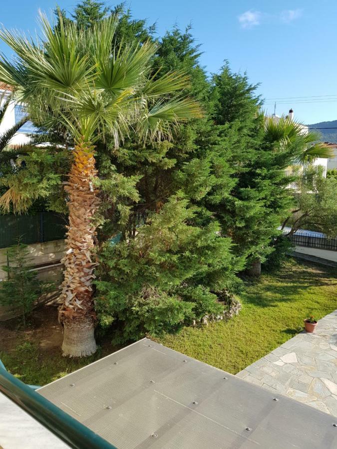 Nautilus Hostal Nea Iraklitsa Exterior foto