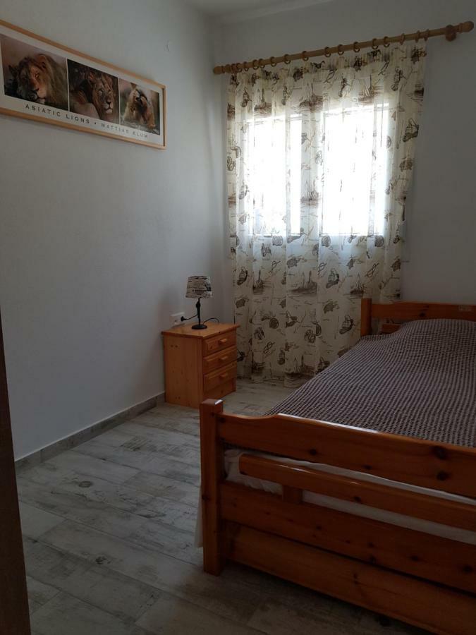 Nautilus Hostal Nea Iraklitsa Exterior foto