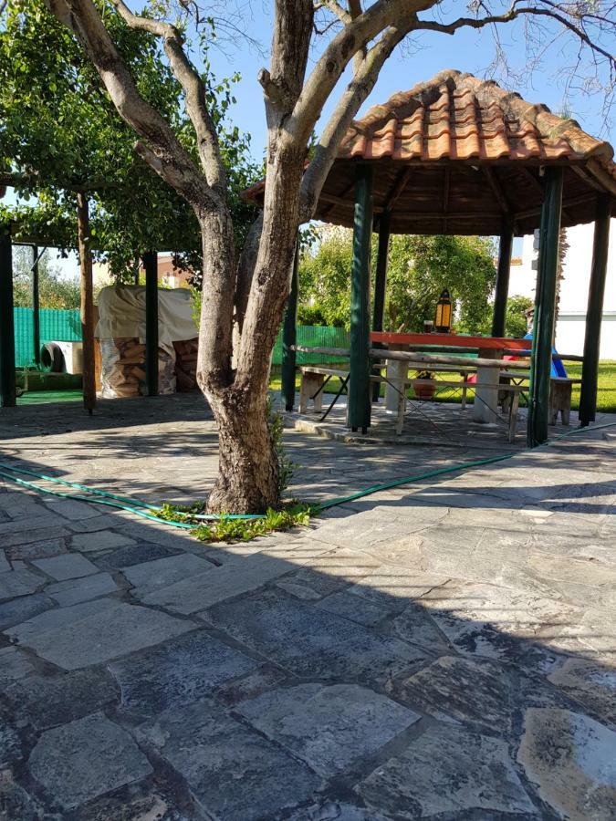 Nautilus Hostal Nea Iraklitsa Exterior foto